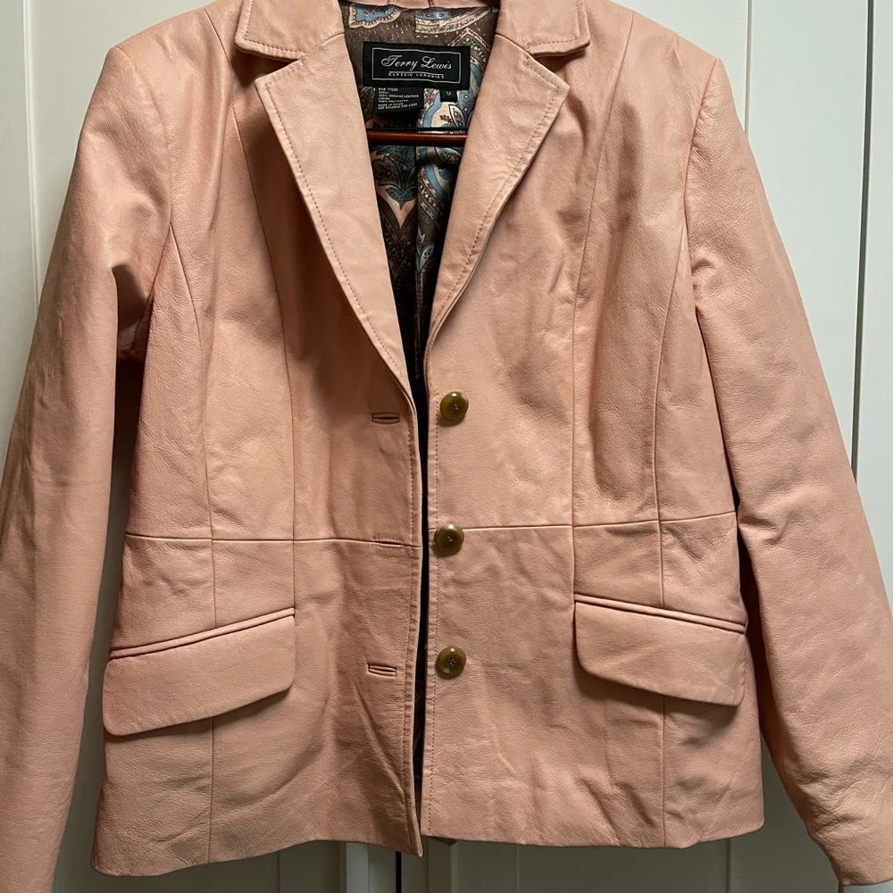 Terry Lewis Classic Luxuries Pink Leather Blazer Coat Jacket with Buttons 🤍💓🤍 - Picture 3 of 10
